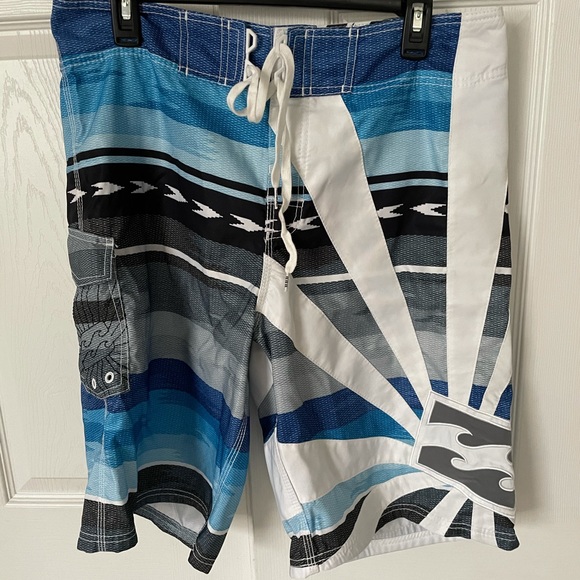 EUC Billabong board shirts size 34